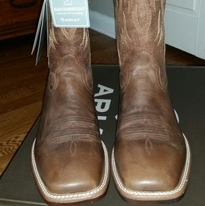 ariat plano